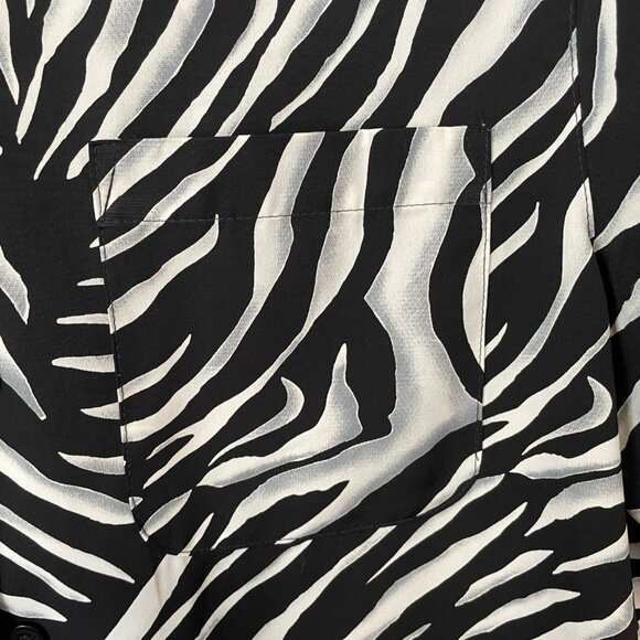 Alfred Dunner Zebra Print Button-Up Shirt Short Sleeve Lightweight Black & White - Picture 6 of 6